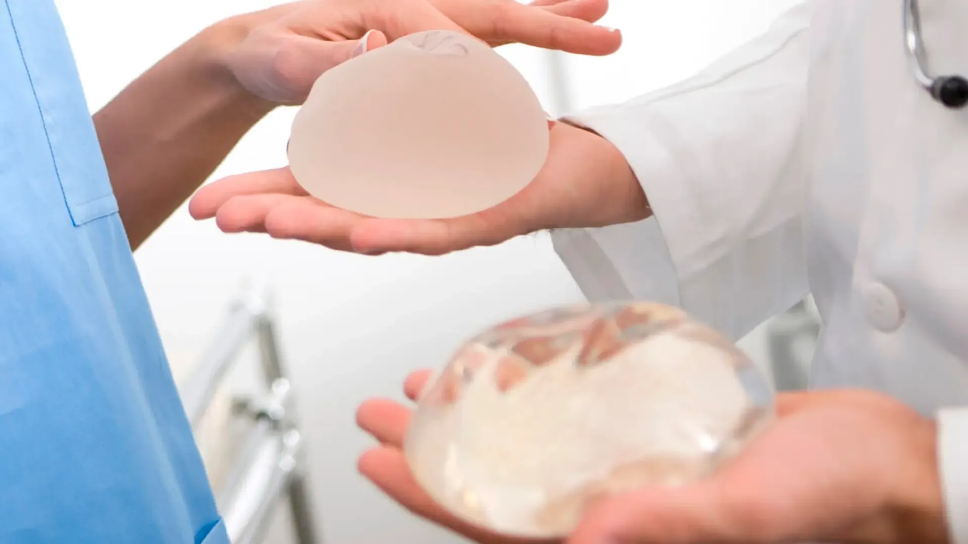 Ko'krak implantlarini qayta o'rnatish