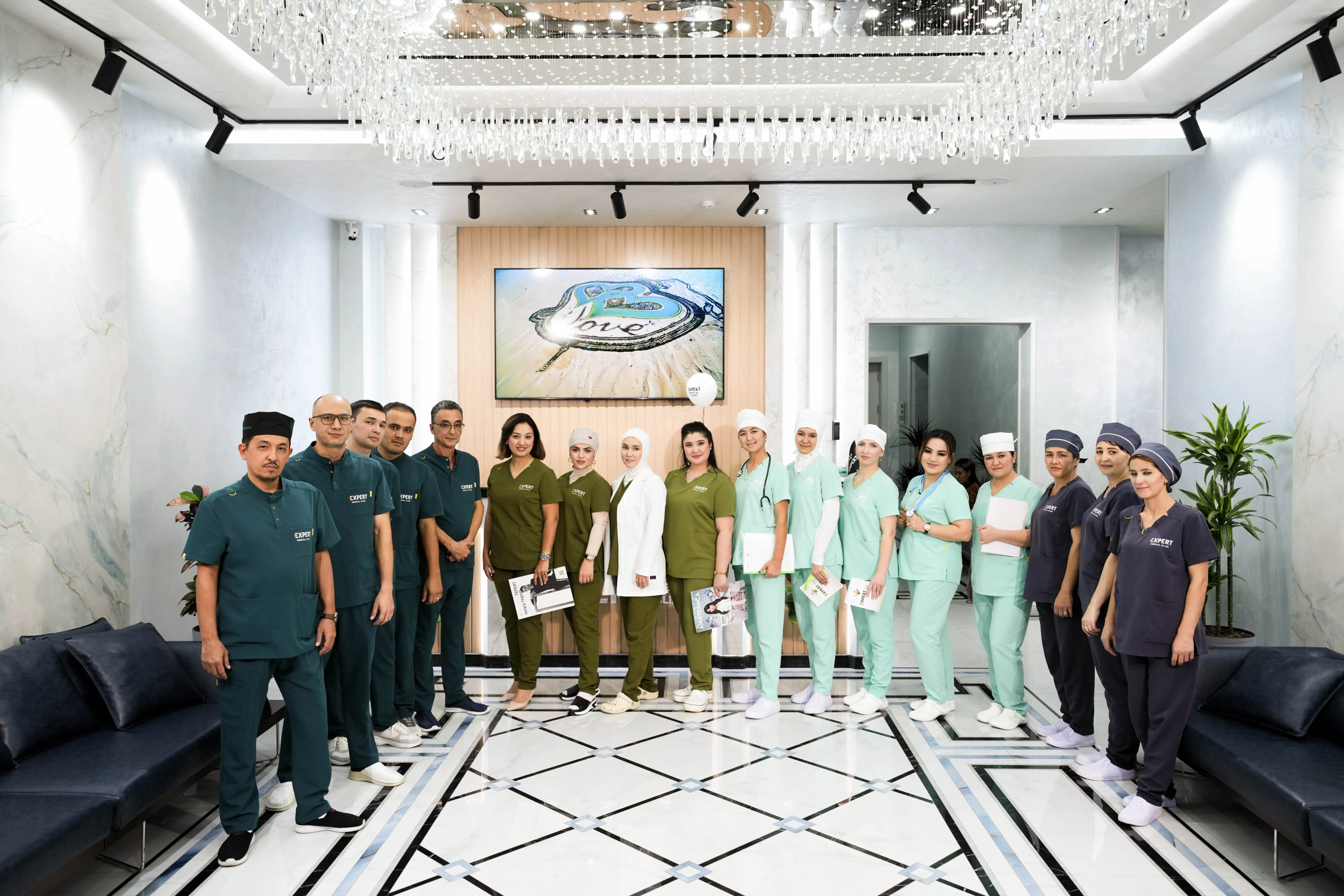 Tajribali shifokorlar bilan maslahatlashish va tashxis qo'yish uchun ro'yxatdan o'ting.